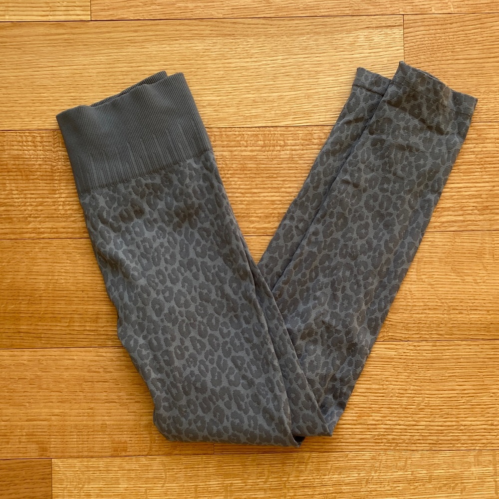 Blue and Gray Cheetah Print Like New Condition Nikibiki Brand